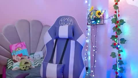 Snapshot of mikka_ela chatting on 02-04-26, 01:28 Mikka 3 online show from 02-04-26, 01:28