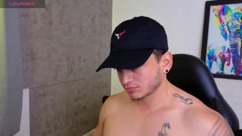 Snapshot of mikke_love chatting on 05-23-26, 01:04 MIKKE online show from 05-23-26, 01:04