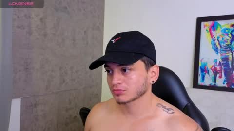 Snapshot of mikke_love chatting on 05-28-26, 01:41 MIKKE online show from 05-28-26, 01:41