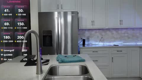 Mikaylah online show from 01-06-25, 03:20