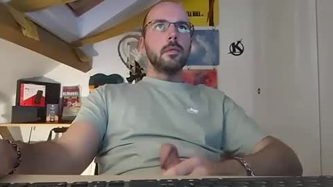 Snapshot of mikmik91 chatting on 12-11-24, 04:20 mikmik91 online show from 12-11-24, 04:20