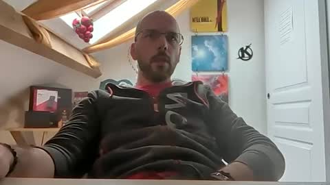 Snapshot of mikmik91 chatting on 12-19-24, 10:13 mikmik91 online show from 12-19-24, 10:13