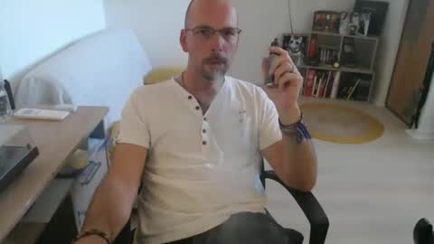 Snapshot of mikmik91 chatting on 09-19-25, 02:07 mikmik91 online show from 09-19-25, 02:07