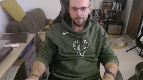 Snapshot of mikmik91 chatting on 01-14-26, 04:01 mikmik91 online show from 01-14-26, 04:01