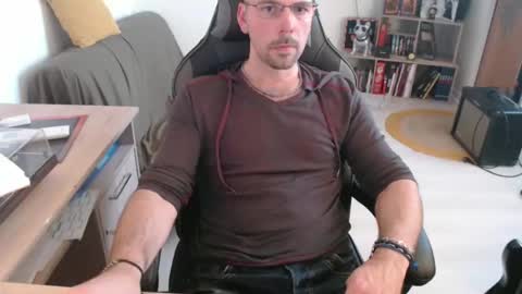 Snapshot of mikmik91 chatting on 02-24-26, 03:21 mikmik91 online show from 02-24-26, 03:21