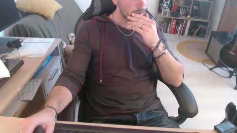 Snapshot of mikmik91 chatting on 03-04-26, 03:51 mikmik91 online show from 03-04-26, 03:51