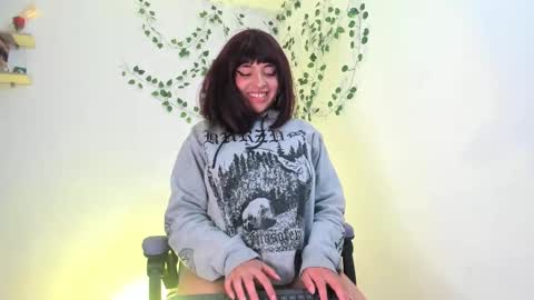   miku katsuragi  online show from 02-16-25, 05:37