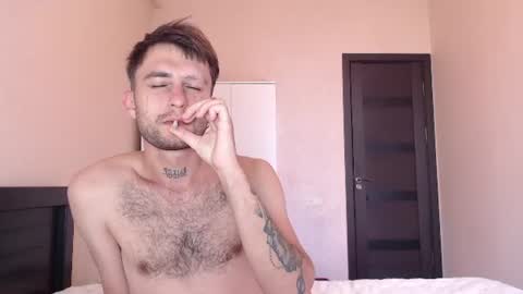 Snapshot of mikw63 chatting on 08-05-26, 05:32 Sin online show from 08-05-26, 05:32