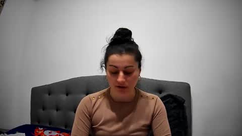 Mikyloveu online show from 12-14-24, 04:09