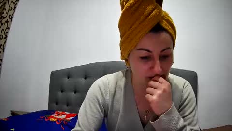 Mikyloveu online show from 12-23-24, 04:39