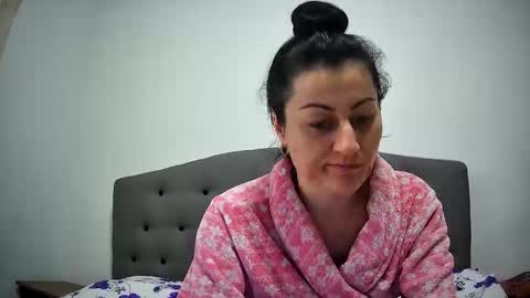 Snapshot of mikyloveu chatting on 04-28-26, 04:34 Mikyloveu online show from 04-28-26, 04:34