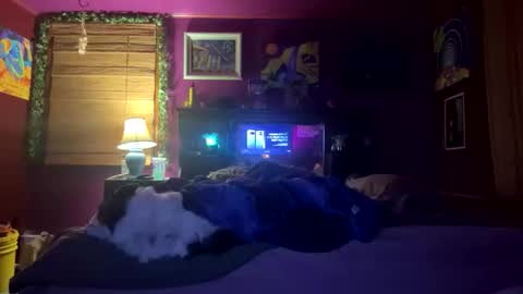 Snapshot of mil8207 chatting on 12-17-25, 05:57 mil8207 online show from 12-17-25, 05:57