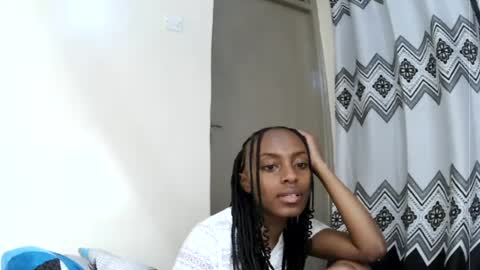 Snapshot of mil_milon chatting on 06-30-26, 04:19 Milo online show from 06-30-26, 04:19