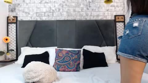 mila_adamss online show from 09-21-25, 11:23