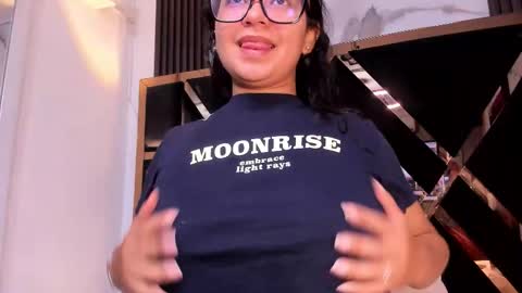 Snapshot of mila_clum chatting on 02-15-26, 05:31 Camila online show from 02-15-26, 05:31