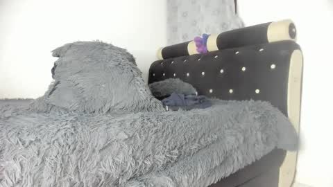 Snapshot of mila_dash chatting on 02-12-25, 04:44 Mila Dash online show from 02-12-25, 04:44