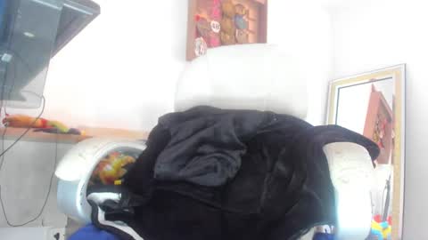 Snapshot of mila_dash chatting on 11-27-25, 11:23 Mila Dash online show from 11-27-25, 11:23