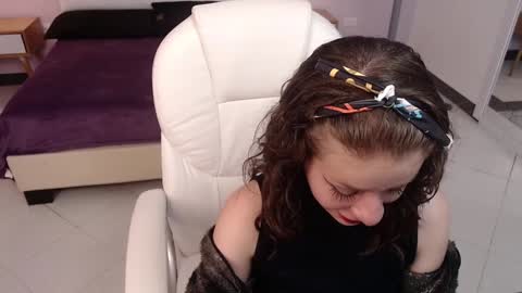 Snapshot of mila_gh1 chatting on 01-09-25, 08:11 Mila online show from 01-09-25, 08:11