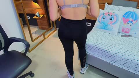 Milena  online show from 05-27-26, 11:18