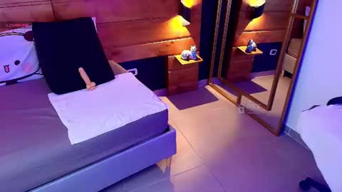Snapshot of mila_kiitty chatting on 07-04-26, 11:27 Milena online show from 07-04-26, 11:27