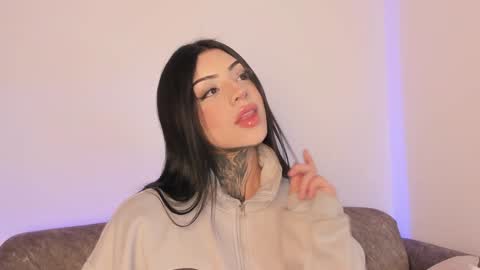 Snapshot of mila_monty__ chatting on 12-13-24, 02:43 online show from 12-13-24, 02:43