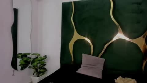Snapshot of mila_petiteasm chatting on 06-26-26, 12:42 mila_petiteasm online show from 06-26-26, 12:42
