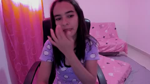 Snapshot of mila_rouge06 chatting on 02-20-26, 01:55 Mila online show from 02-20-26, 01:55