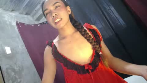 mila_seductressxx online show from 06-12-26, 01:04