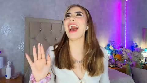 Snapshot of mila_smirnovavk chatting on 07-07-26, 03:20 MILA online show from 07-07-26, 03:20