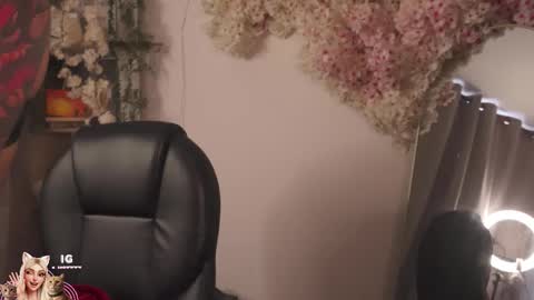 M I L A  online show from 11-01-25, 11:56