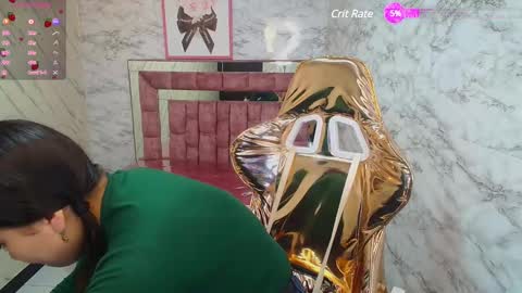 Snapshot of mila_sweet_v chatting on 02-15-25, 01:05 Mila online show from 02-15-25, 01:05