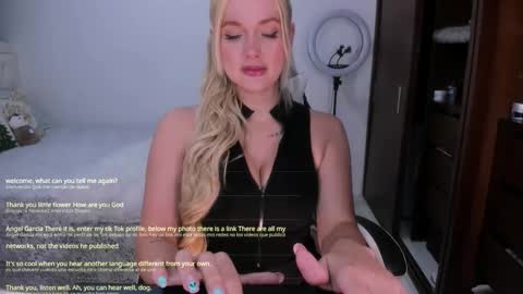 Snapshot of mila_violet chatting on 12-01-25, 11:10 Mila online show from 12-01-25, 11:10