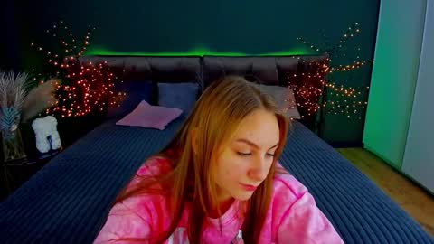 Snapshot of milaaddam chatting on 11-14-25, 07:18 Milla online show from 11-14-25, 07:18