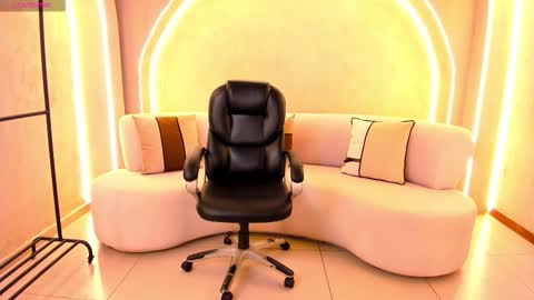 Mila online show from 10-14-25, 02:12