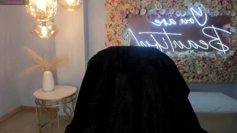 Mila online show from 12-15-25, 04:28