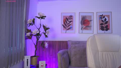 milacrave online show from 04-17-26, 11:46