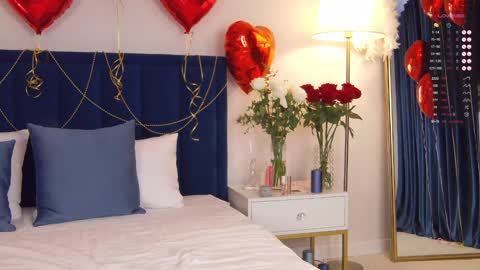 Snapshot of milademies chatting on 12-30-24, 07:37 Miss Cutie online show from 12-30-24, 07:37