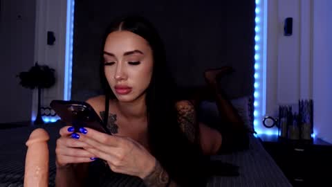 Snapshot of miladenver chatting on 09-10-25, 08:14 Mila online show from 09-10-25, 08:14