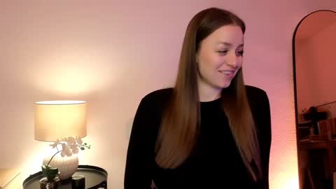 Snapshot of milafleur chatting on 01-08-25, 08:27 Mila Fleur online show from 01-08-25, 08:27