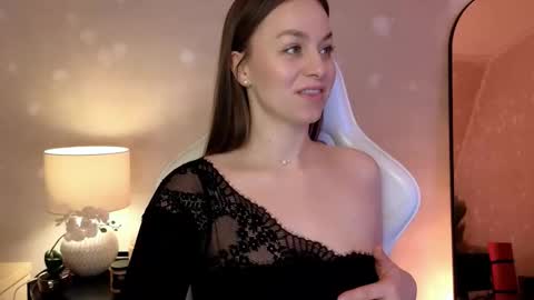 Snapshot of milafleur chatting on 10-02-25, 02:13 Mila Fleur online show from 10-02-25, 02:13
