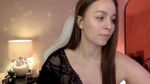 Snapshot of milafleur chatting on 12-16-25, 03:06 Mila Fleur online show from 12-16-25, 03:06