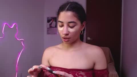 Snapshot of milah_hearrty chatting on 10-21-25, 07:25 Milah online show from 10-21-25, 07:25