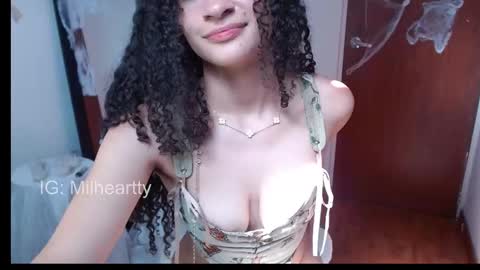 Snapshot of milah_hearrty chatting on 10-26-25, 07:20 Milah online show from 10-26-25, 07:20