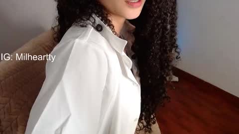 Snapshot of milah_hearrty chatting on 11-12-25, 06:30 Milah online show from 11-12-25, 06:30