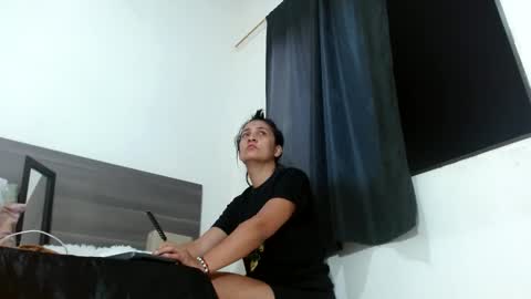 Snapshot of milahot23 chatting on 01-12-25, 09:51 mila online show from 01-12-25, 09:51