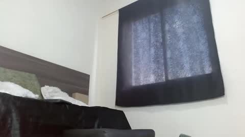 Snapshot of milahot23 chatting on 01-19-25, 04:14 mila online show from 01-19-25, 04:14