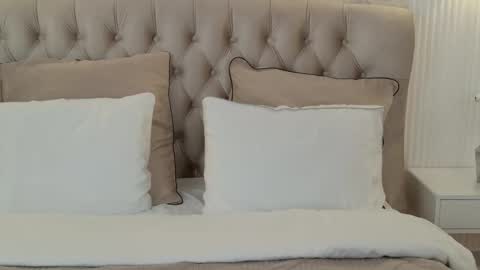 milaleoneli online show from 09-29-25, 06:57