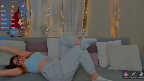 Snapshot of milaloove chatting on 12-16-24, 05:54 Mila online show from 12-16-24, 05:54