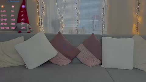 Snapshot of milaloove chatting on 12-23-24, 08:00 Mila online show from 12-23-24, 08:00