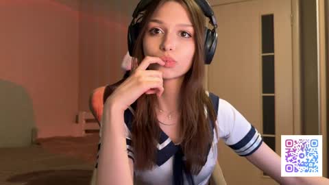 Snapshot of milamiuu chatting on 05-10-26, 03:17 milamiuu online show from 05-10-26, 03:17
